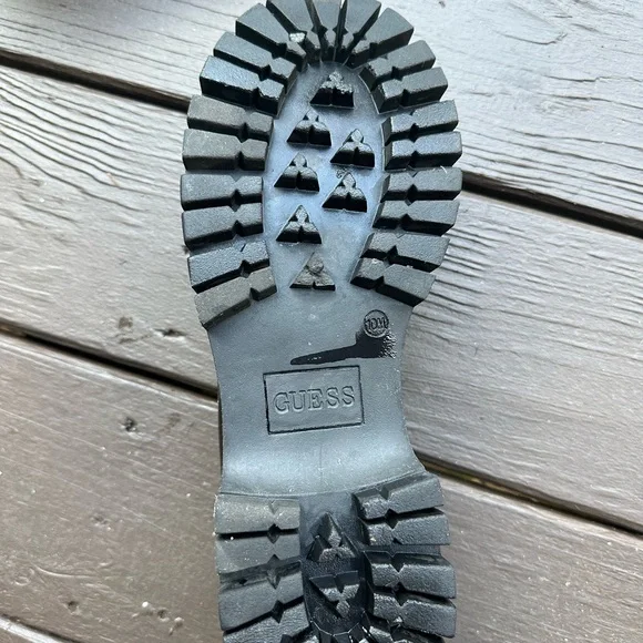 Guess Hillford Lug Sole Loafers Chunky Platform Women’s US 10M Gold Chain - Picture 7 of 11